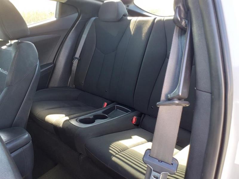 Hyundai Veloster Base 2013