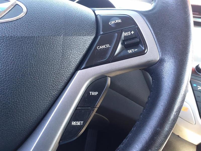 Hyundai Veloster Base 2013