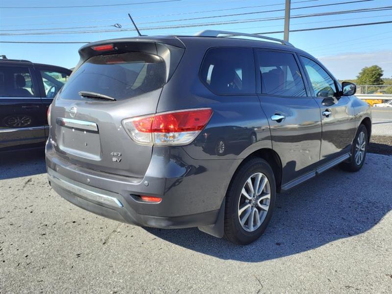 Nissan Pathfinder SV 4WD 2013