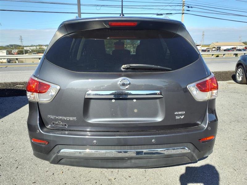 Nissan Pathfinder SV 4WD 2013