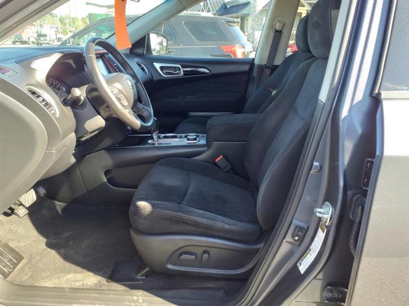 Nissan Pathfinder SV 4WD 2013