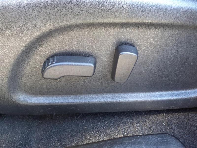 Nissan Pathfinder SV 4WD 2013