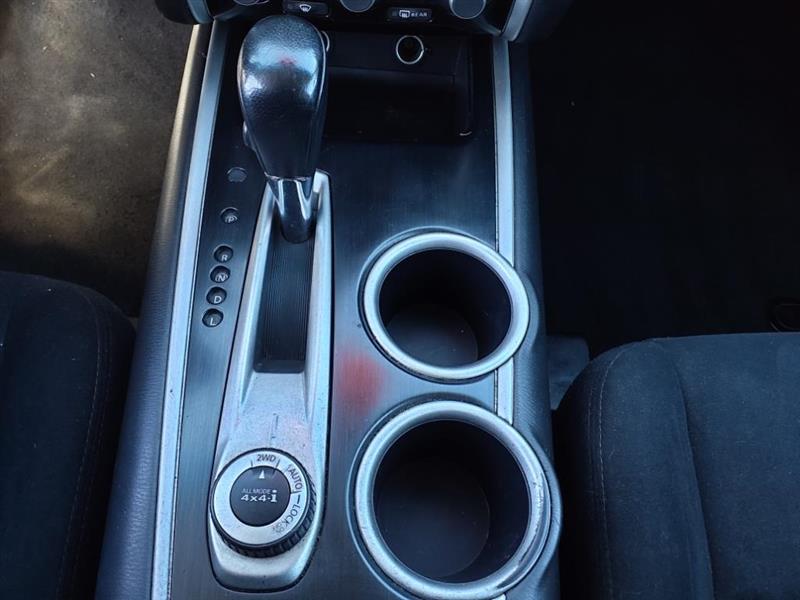 Nissan Pathfinder SV 4WD 2013