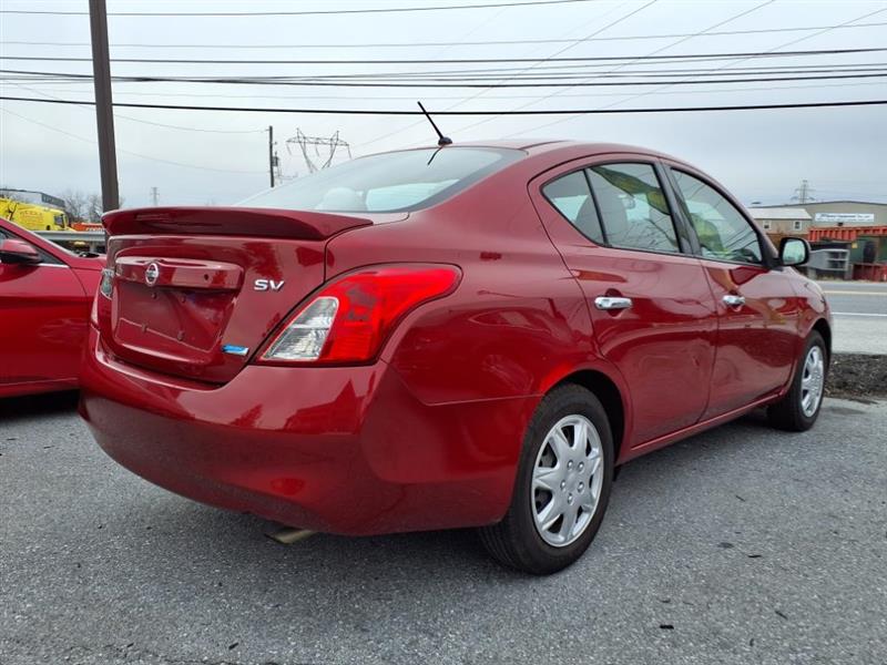 Nissan Versa 1.6 S Plus 2014