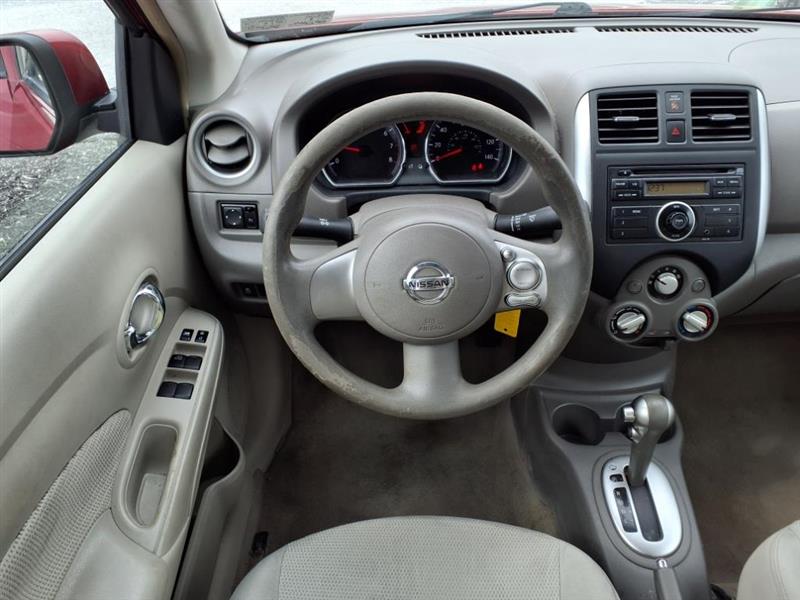 Nissan Versa 1.6 S Plus 2014