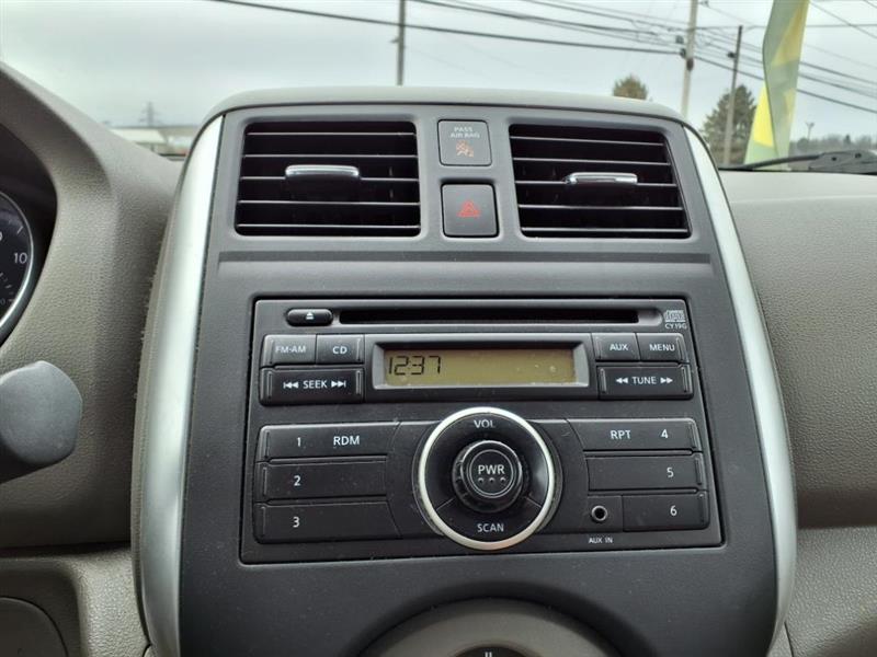 Nissan Versa 1.6 S Plus 2014