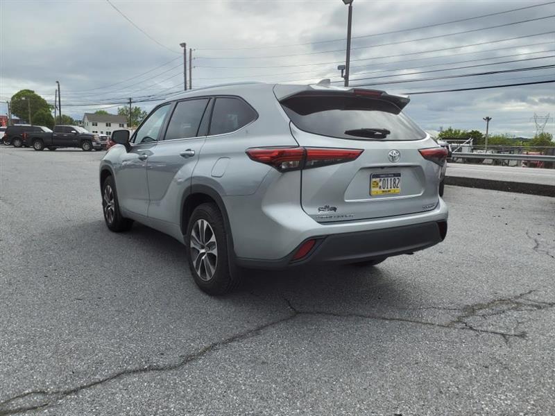 Toyota Highlander XLE AWD V6 2021