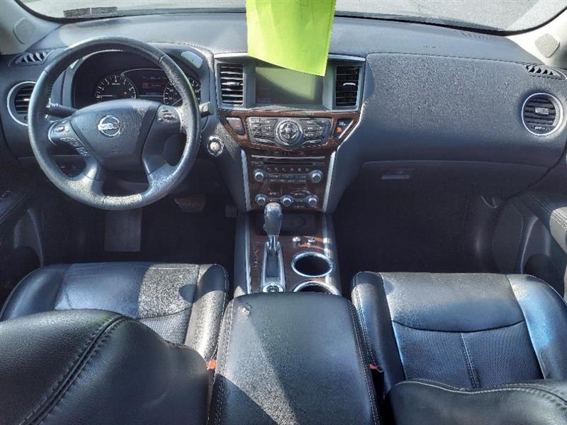 Nissan Pathfinder SV 4WD 2015