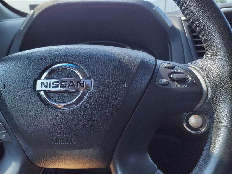 Nissan Pathfinder SV 4WD 2015