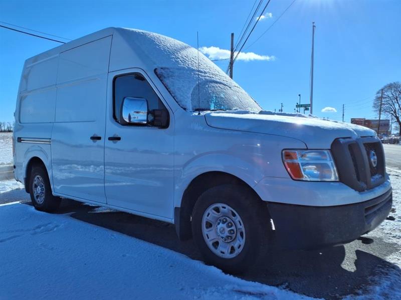 Nissan NV Cargo 2500 HD S V8 High Roof 2013
