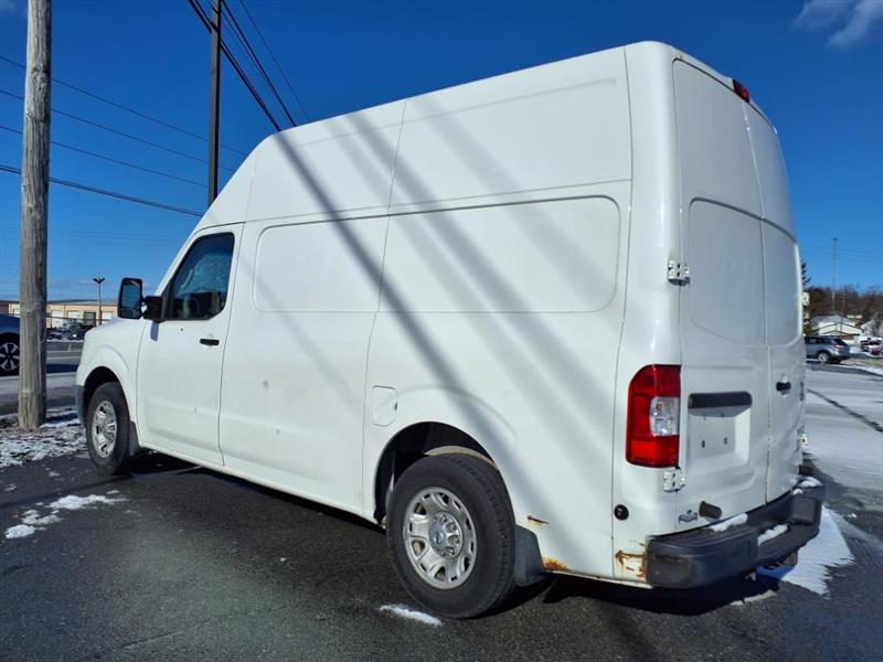 Nissan NV Cargo 2500 HD S V8 High Roof 2013