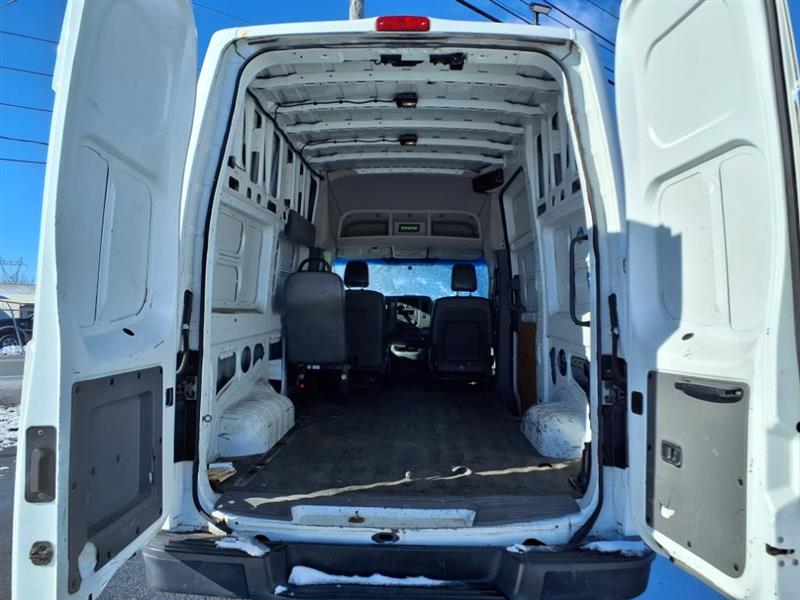 Nissan NV Cargo 2500 HD S V8 High Roof 2013