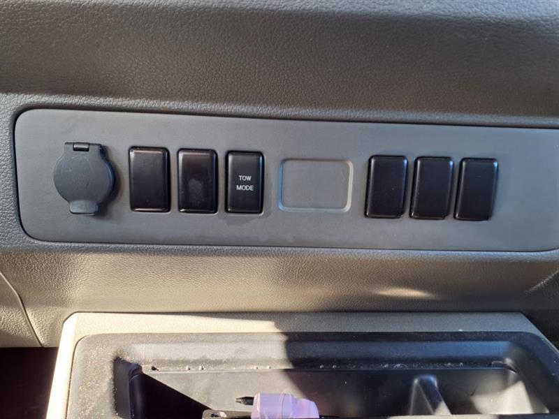 Nissan NV Cargo 2500 HD S V8 High Roof 2013