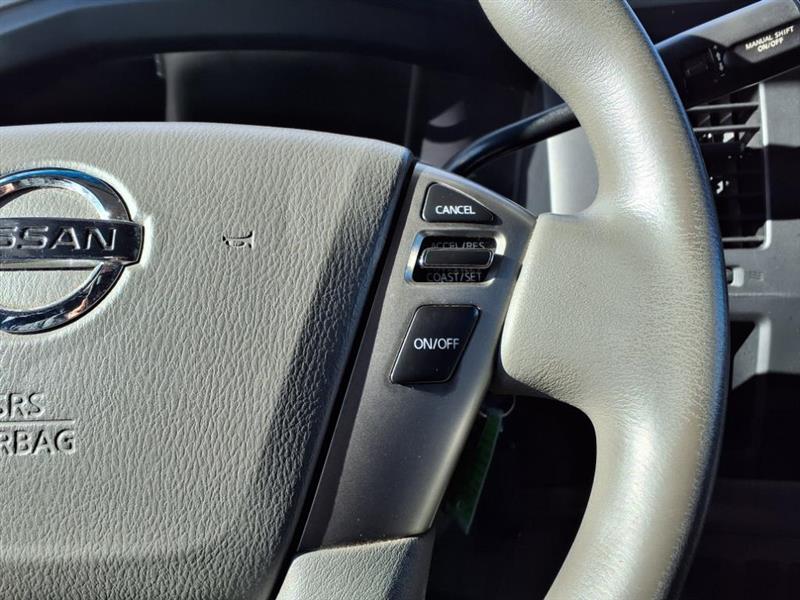 Nissan NV Cargo 2500 HD S V8 High Roof 2013