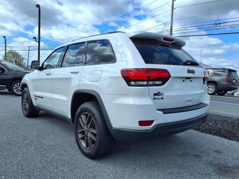 Jeep Grand Cherokee Laredo 4WD 2017