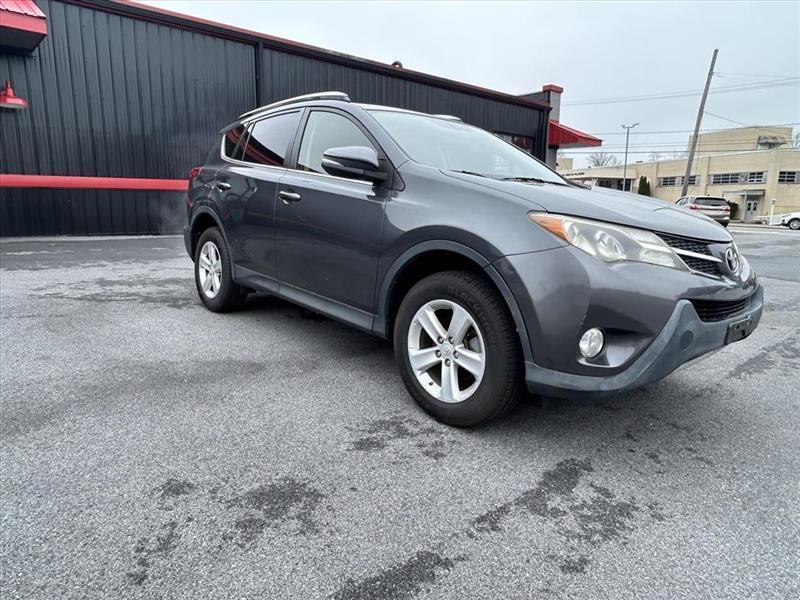 Toyota RAV4 XLE AWD 2013