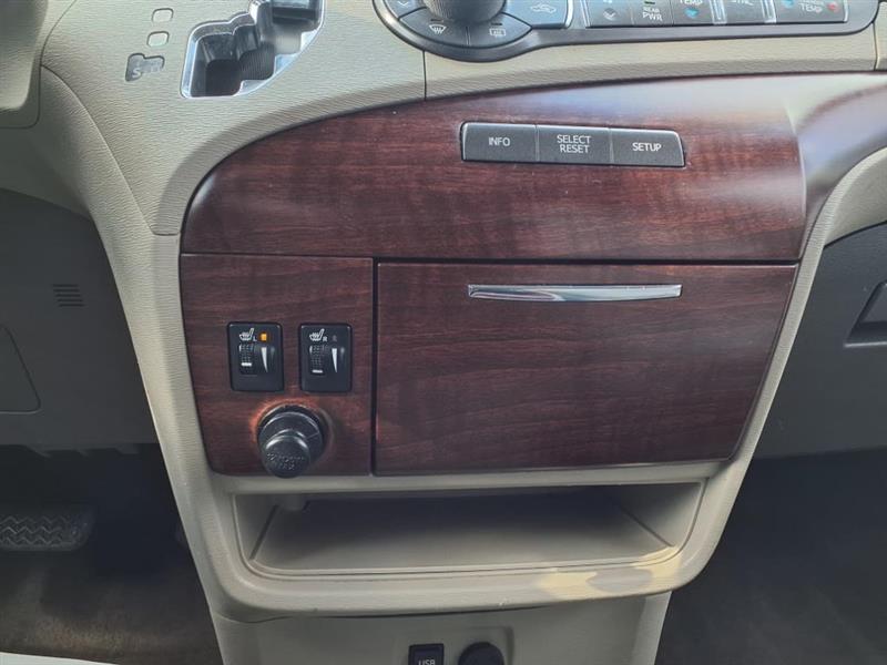 Toyota Sienna XLE FWD 8-Passenger V6 2013