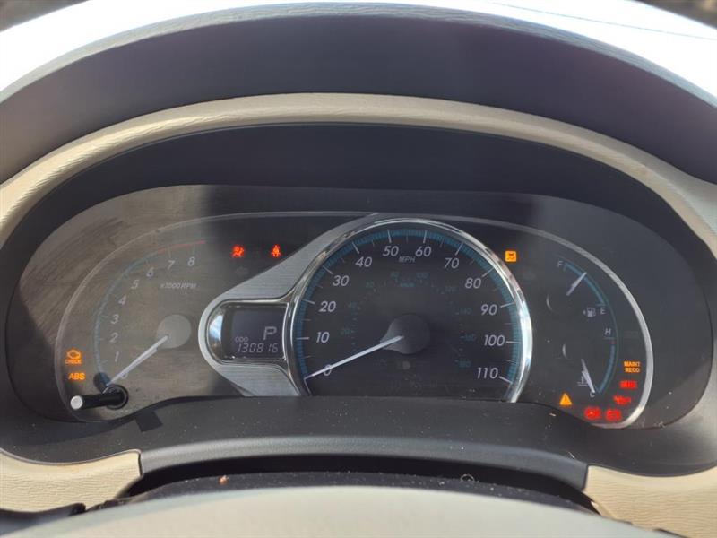 Toyota Sienna XLE FWD 8-Passenger V6 2013