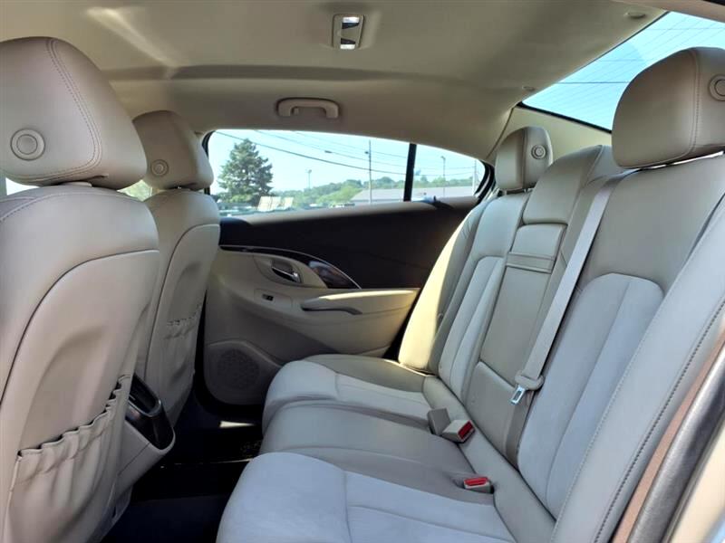 Buick LaCrosse Base 2016