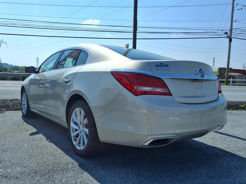 Buick LaCrosse Base 2016
