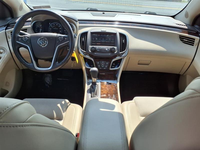Buick LaCrosse Base 2016