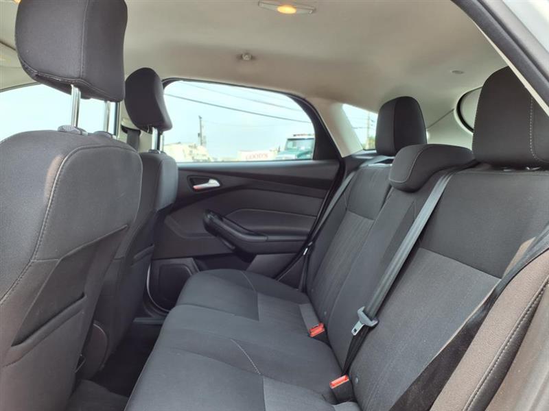 Ford Focus SE Hatch 2017