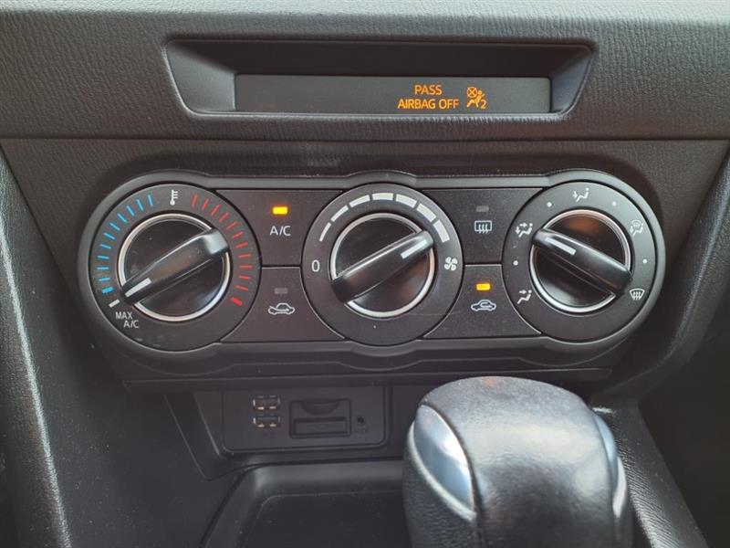 Mazda MAZDA3 i Touring AT 4-Door 2015