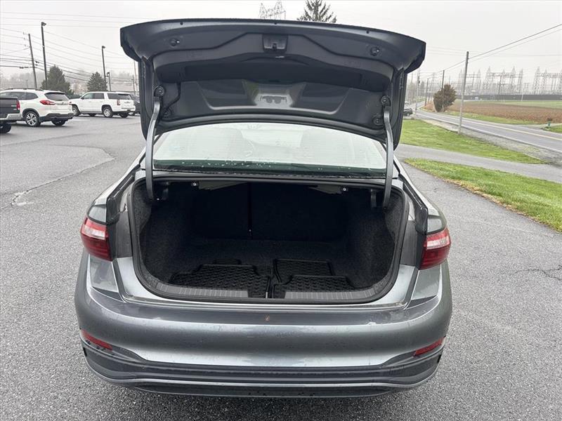 Volkswagen Jetta S 2024