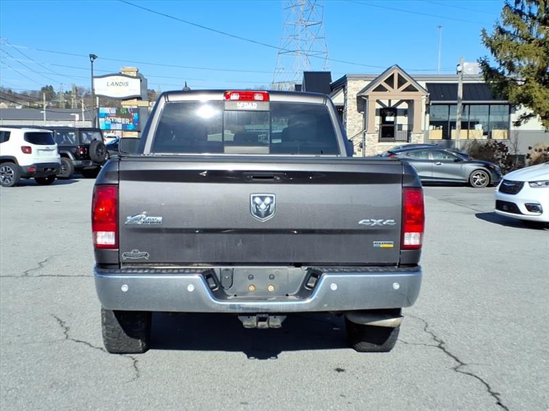 RAM 1500 SLT Quad Cab 4WD 2018