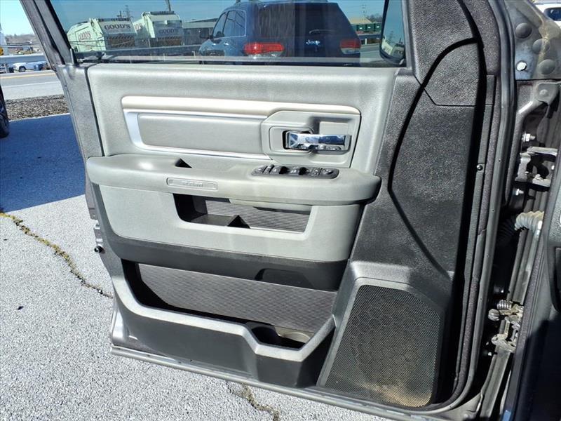 RAM 1500 SLT Quad Cab 4WD 2018