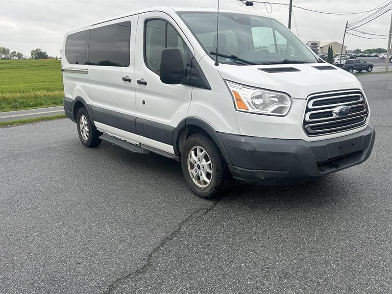 Ford Transit 150 Wagon Low Roof XL w/Sliding Pass. 130-in. WB 2016