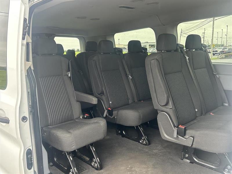 Ford Transit 150 Wagon Low Roof XL w/Sliding Pass. 130-in. WB 2016