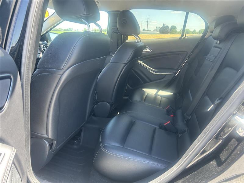 Mercedes-Benz GLA-Class GLA250 4MATIC 2015