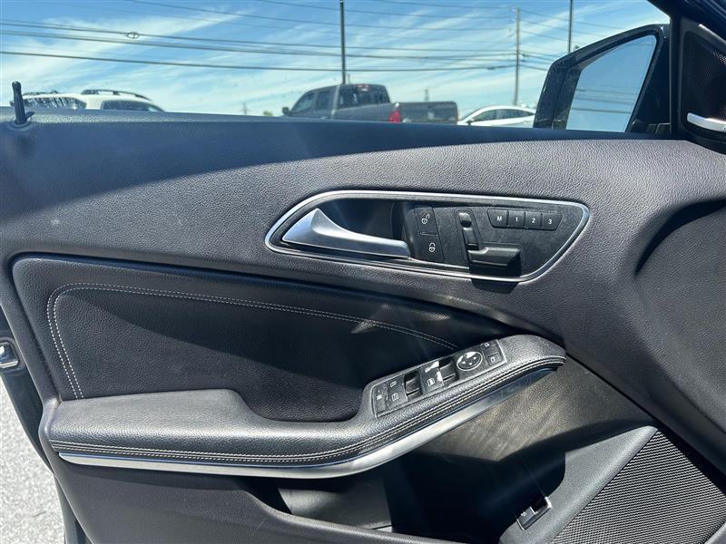 Mercedes-Benz GLA-Class GLA250 4MATIC 2015