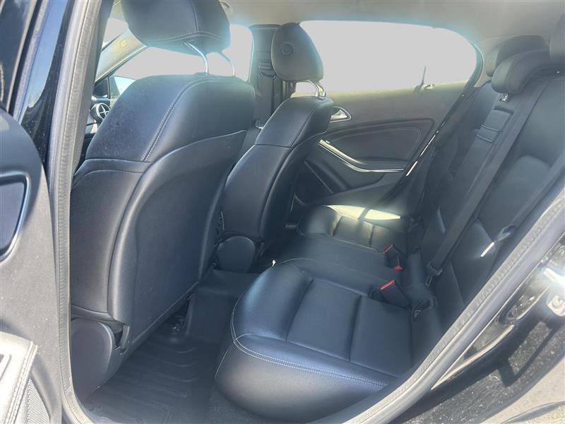 Mercedes-Benz GLA-Class GLA250 4MATIC 2015