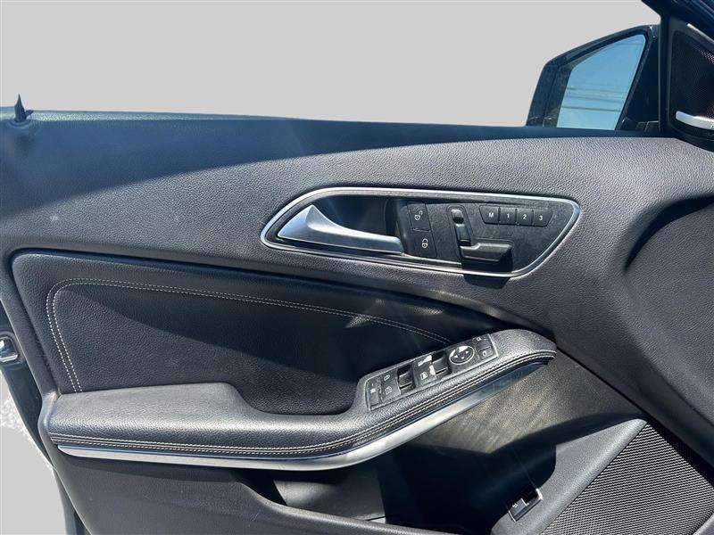 Mercedes-Benz GLA-Class GLA250 4MATIC 2015