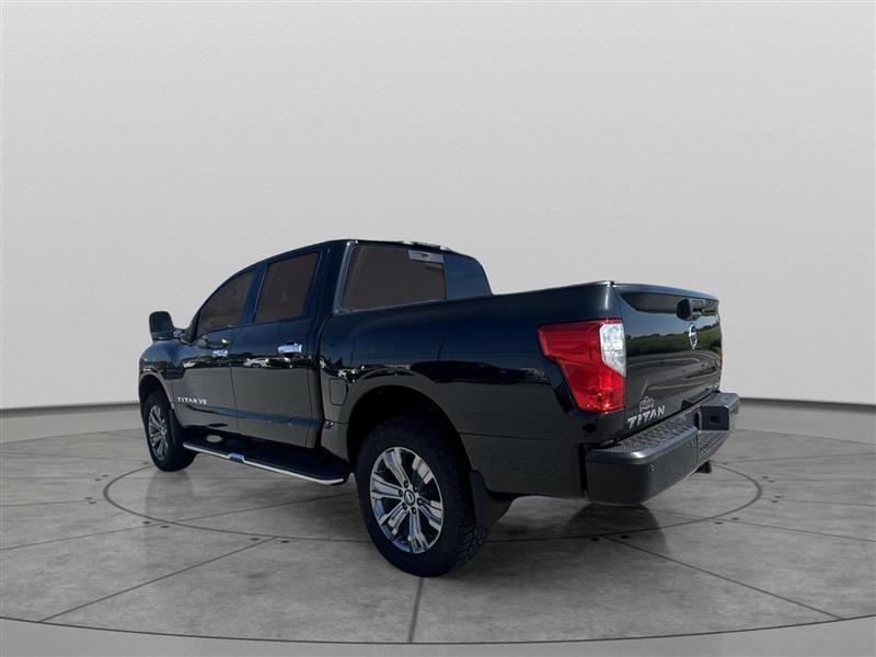 Nissan Titan PRO-4X Crew Cab 4WD 2019