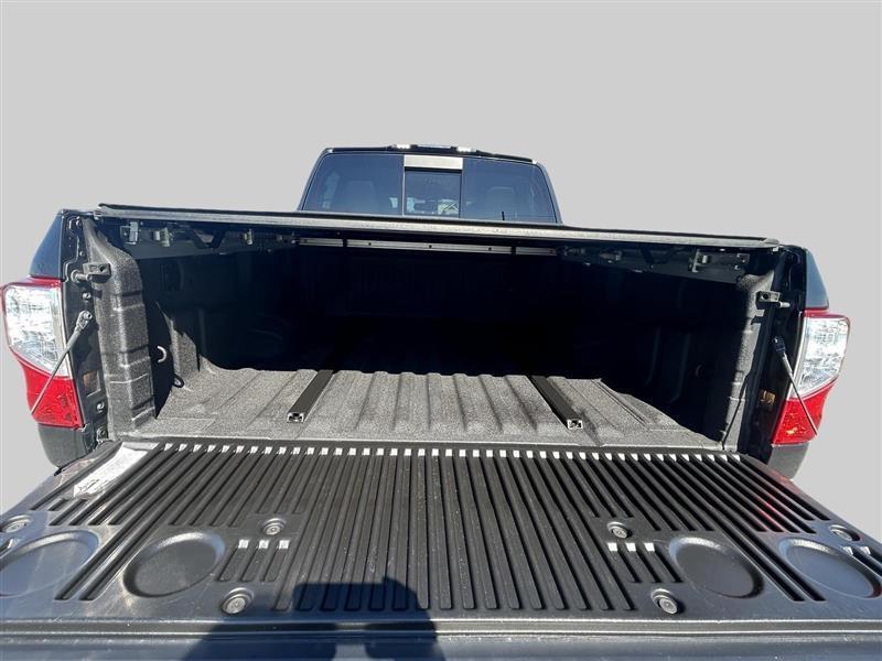 Nissan Titan PRO-4X Crew Cab 4WD 2019