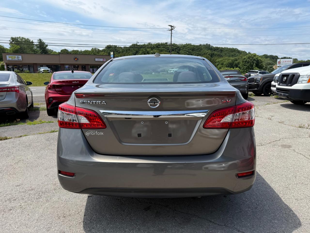 Nissan Sentra 4dr Sdn I4 CVT SV 2015