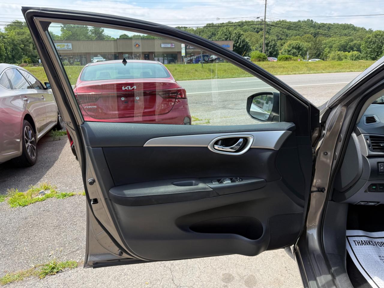 Nissan Sentra 4dr Sdn I4 CVT SV 2015