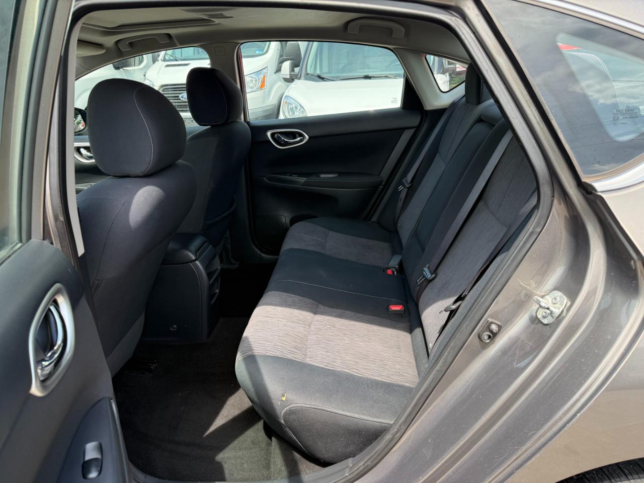 Nissan Sentra 4dr Sdn I4 CVT SV 2015
