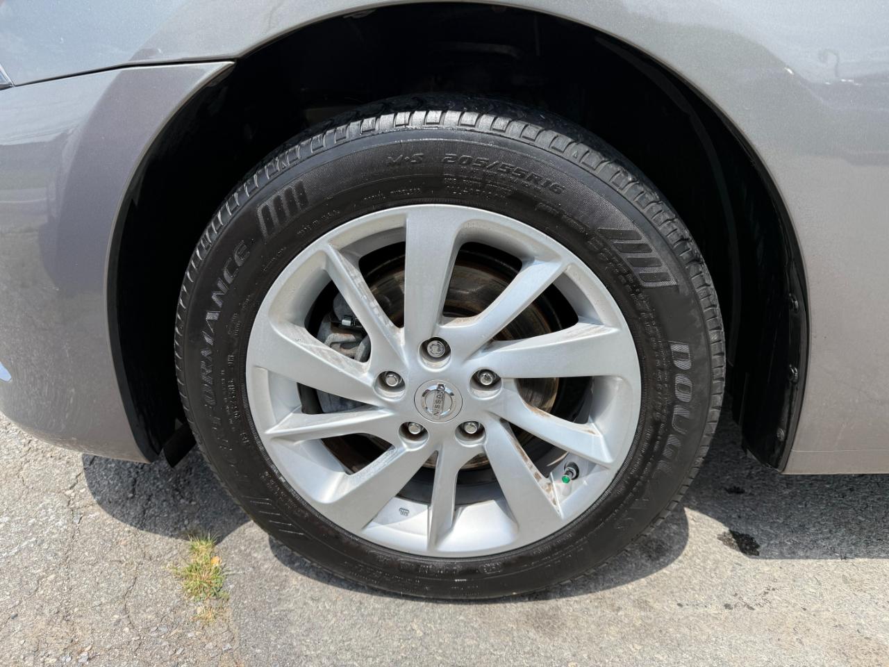 Nissan Sentra 4dr Sdn I4 CVT SV 2015