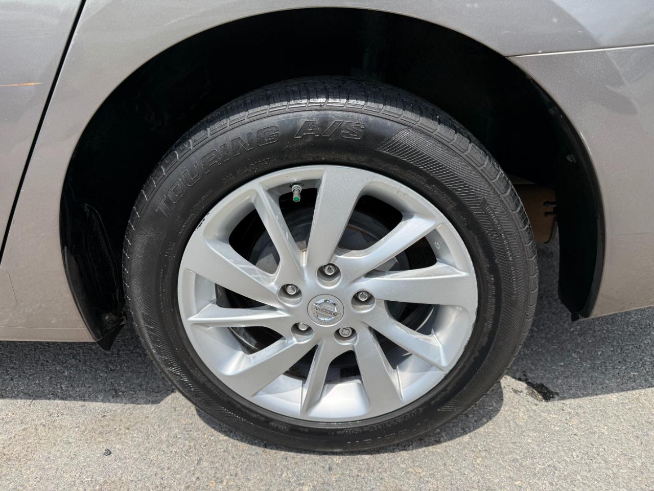 Nissan Sentra 4dr Sdn I4 CVT SV 2015