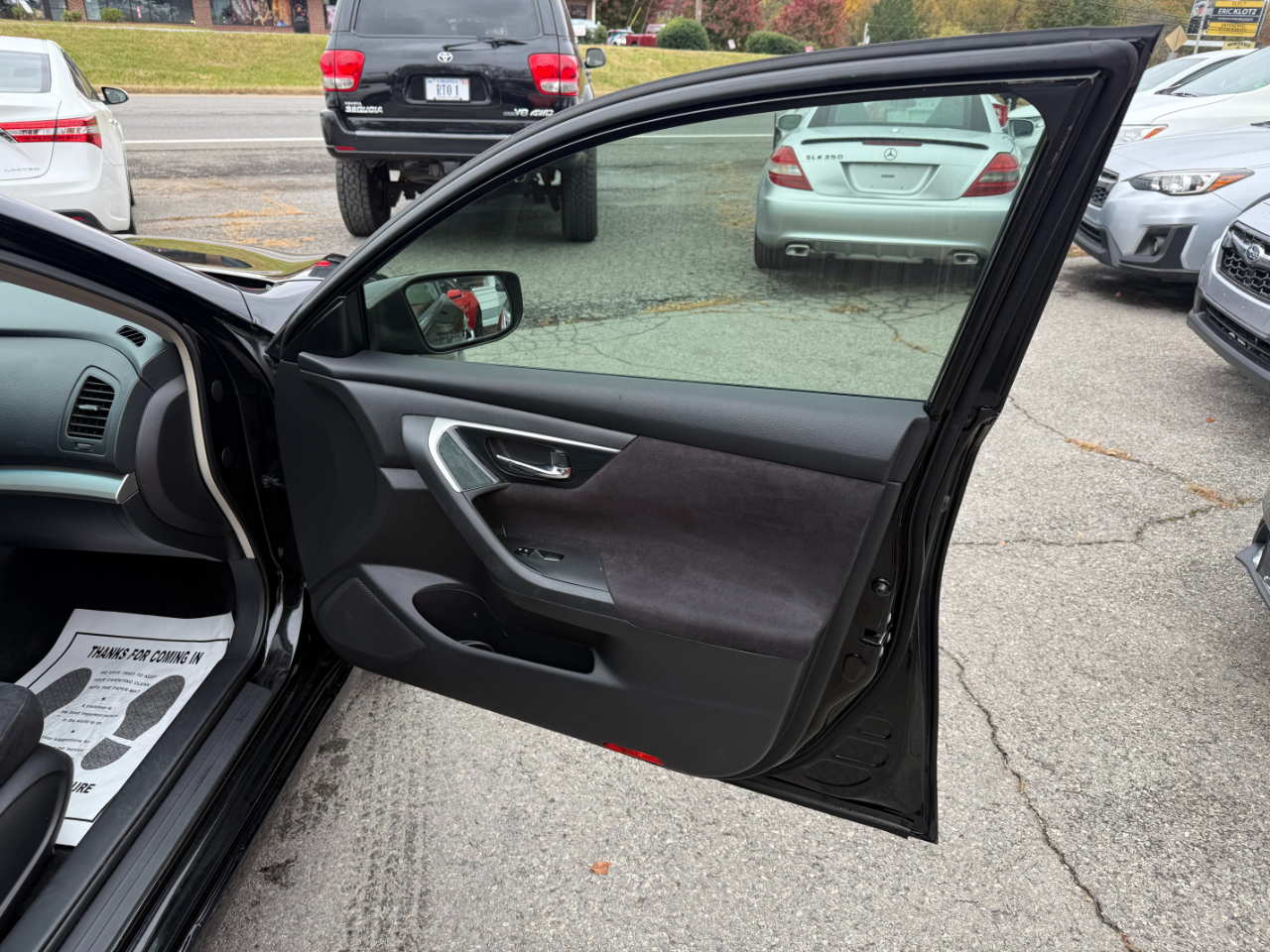 Nissan Altima 4dr Sdn I4 2.5 SV 2013 Nissan Altima 4dr Sdn I4 2.5 SV 2013