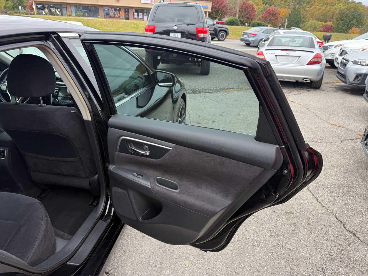 Nissan Altima 4dr Sdn I4 2.5 SV 2013 Nissan Altima 4dr Sdn I4 2.5 SV 2013