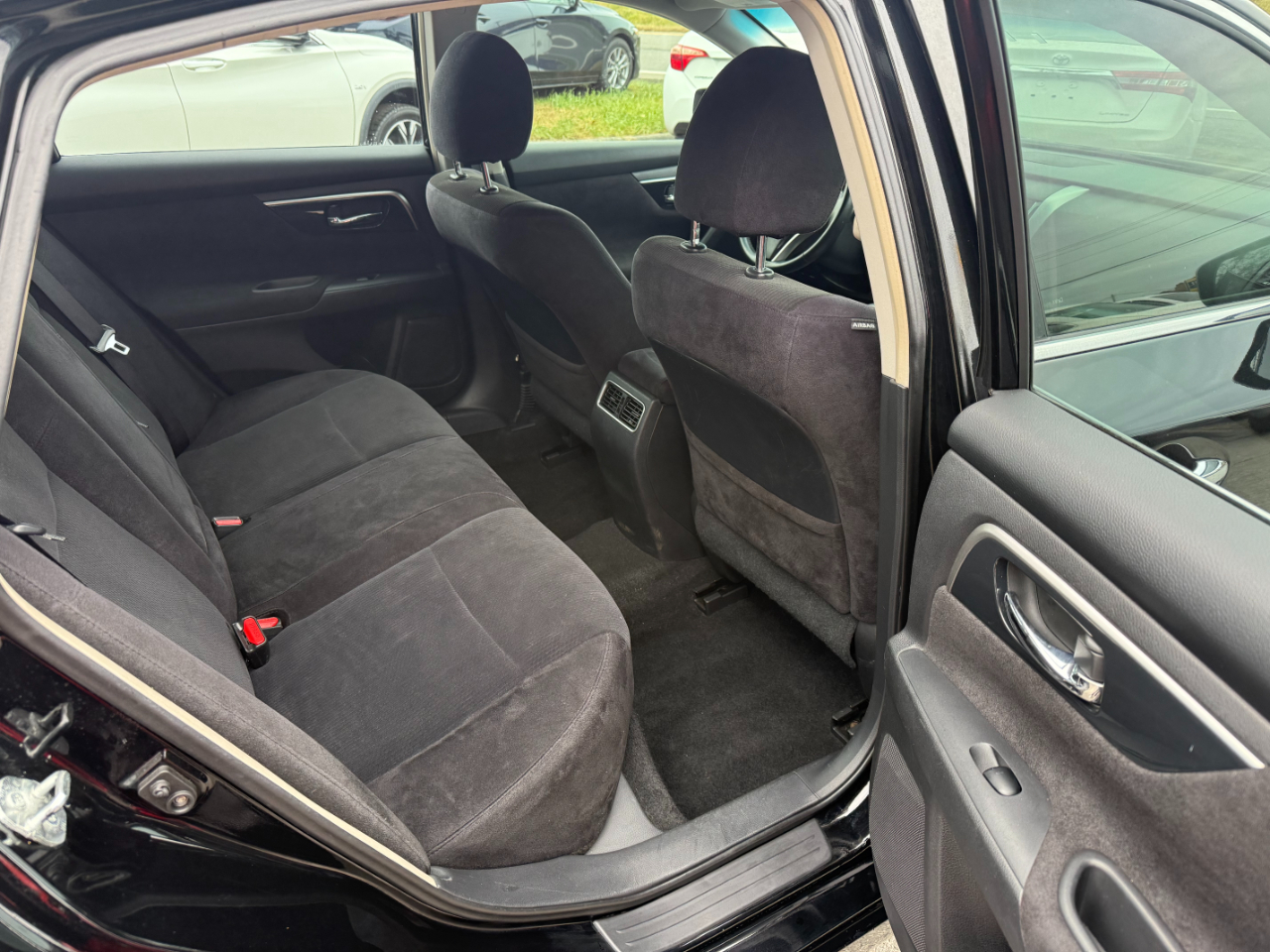 Nissan Altima 4dr Sdn I4 2.5 SV 2013 Nissan Altima 4dr Sdn I4 2.5 SV 2013