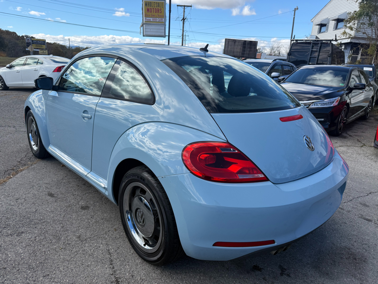 Volkswagen Beetle 2dr Cpe Auto 2.5L PZEV 2012 Volkswagen Beetle 2dr Cpe Auto 2.5L PZEV 2012