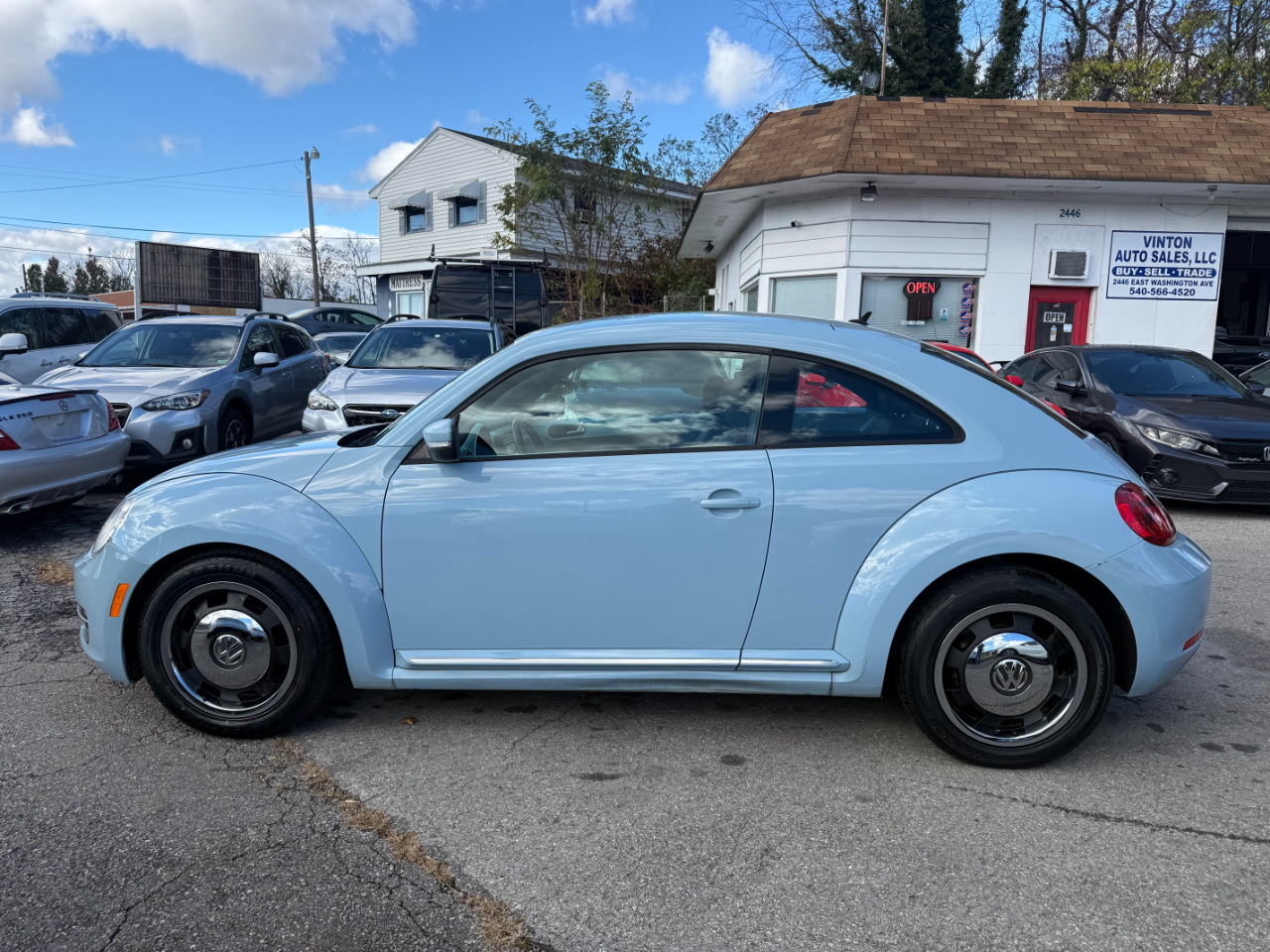 Volkswagen Beetle 2dr Cpe Auto 2.5L PZEV 2012 Volkswagen Beetle 2dr Cpe Auto 2.5L PZEV 2012