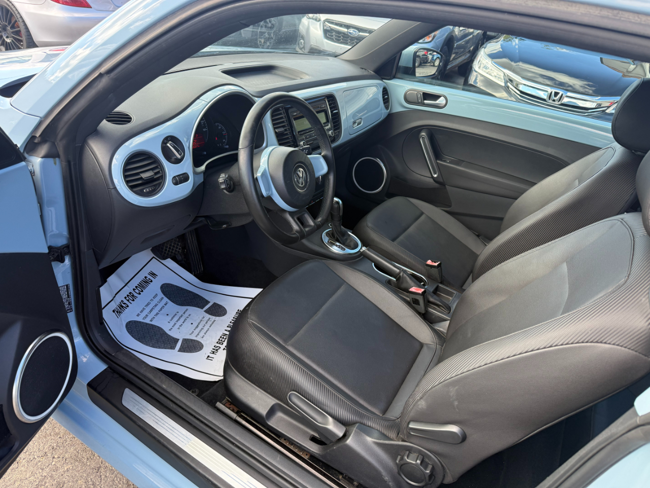 Volkswagen Beetle 2dr Cpe Auto 2.5L PZEV 2012 Volkswagen Beetle 2dr Cpe Auto 2.5L PZEV 2012