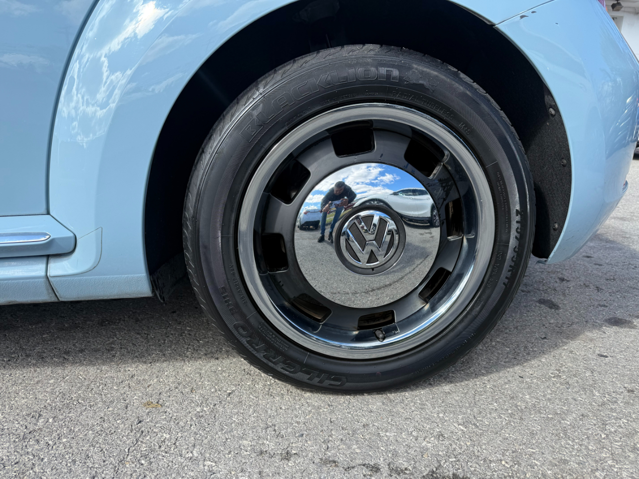 Volkswagen Beetle 2dr Cpe Auto 2.5L PZEV 2012 Volkswagen Beetle 2dr Cpe Auto 2.5L PZEV 2012